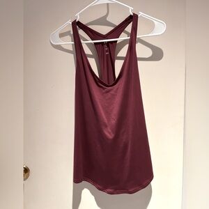 Women’s athletic top- Underarmour